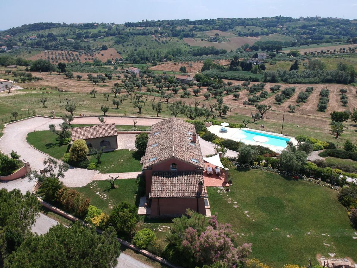Nontiscordardime B&B Villa Agriturismo チヴィタノーヴァ・マルケ エクステリア 写真