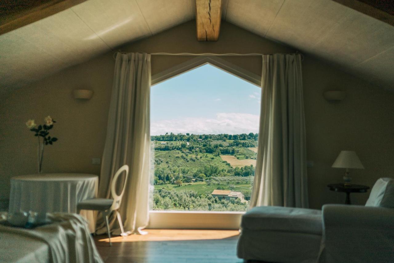 Nontiscordardime B&B Villa Agriturismo チヴィタノーヴァ・マルケ エクステリア 写真