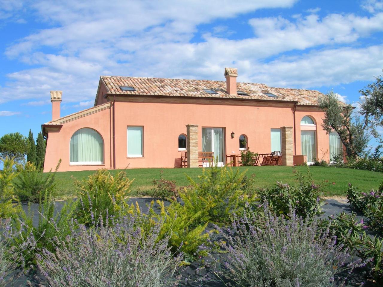 Nontiscordardime B&B Villa Agriturismo チヴィタノーヴァ・マルケ エクステリア 写真