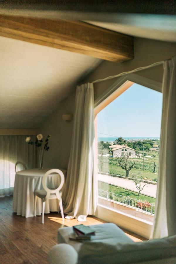 Nontiscordardime B&B Villa Agriturismo チヴィタノーヴァ・マルケ エクステリア 写真
